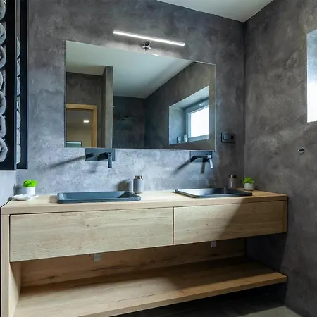 Villa Charming In Frydlant With Jacuzzi & Cinema