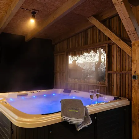 Charming In Frydlant With Jacuzzi & Cinema Frýdlant nad Ostravicí